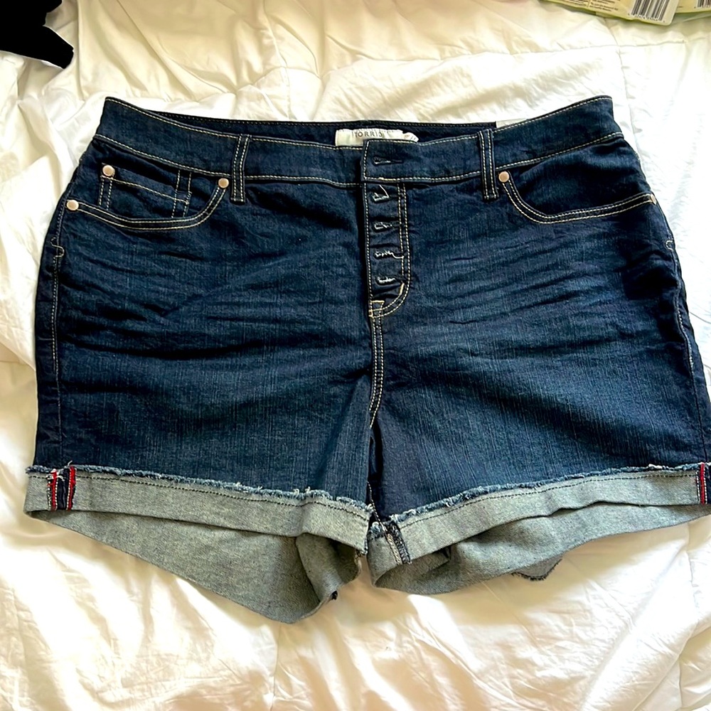 NWT Size 18 Torrid Denim Shorts